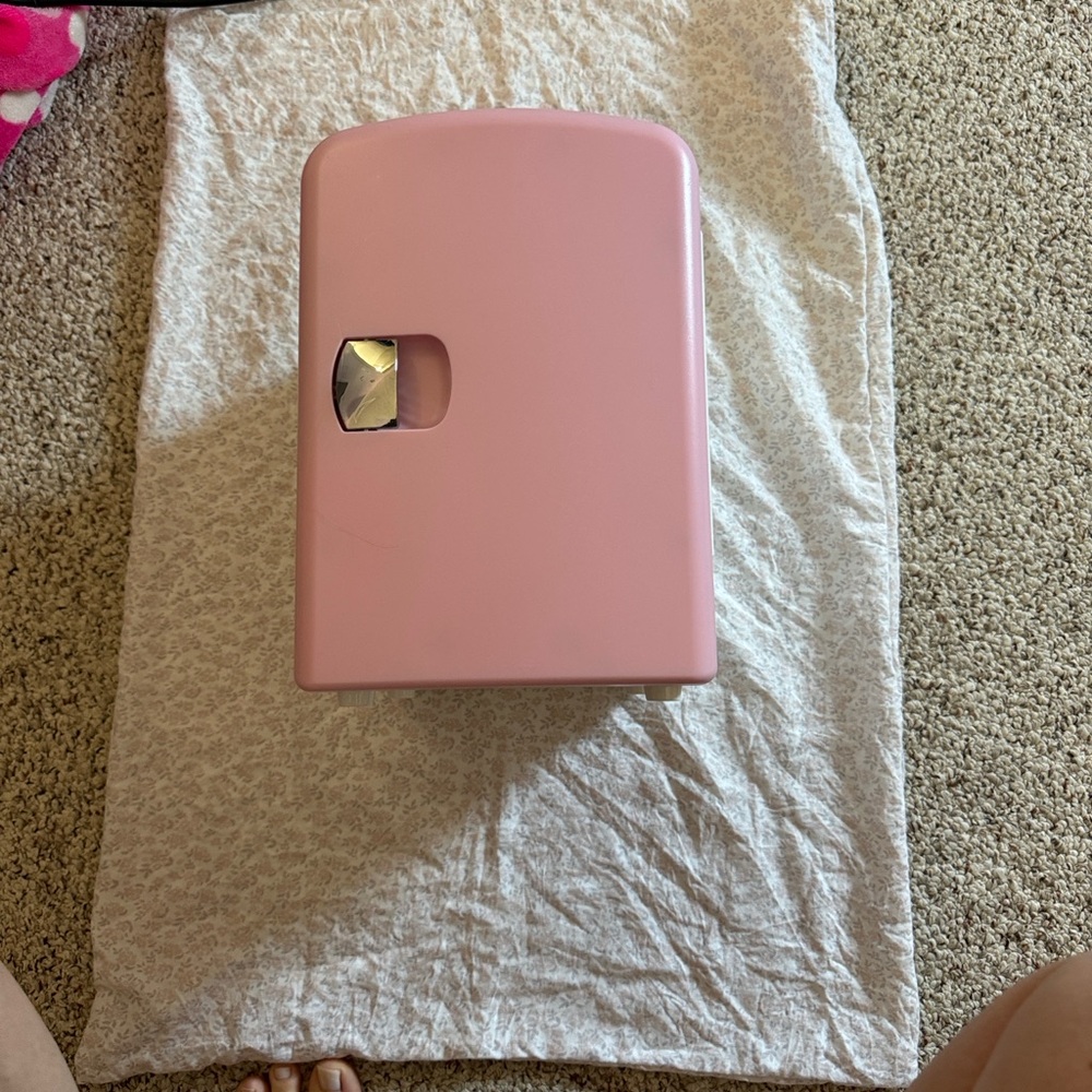Pink Mini Fridge - Picture 2 of 7